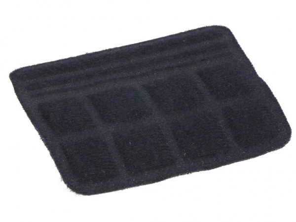 Kinnriemen, Stoff um Kinnriemen